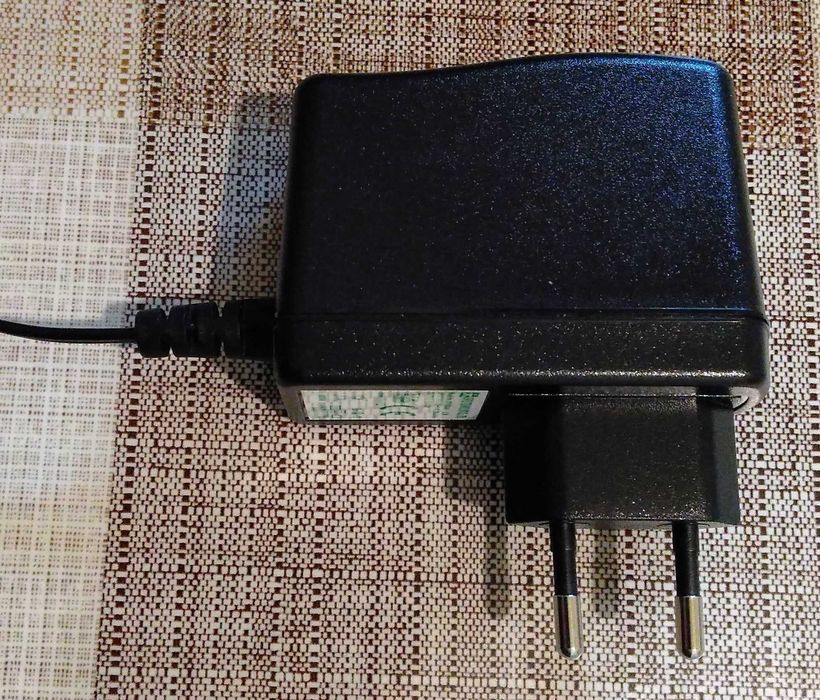 Продаю новий AC/DC адаптер живлення ''Jentec CF1805-E'' 5V 3A