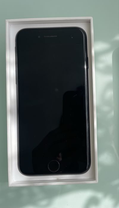 Продам IPhone 7 , 32gb , r-sim