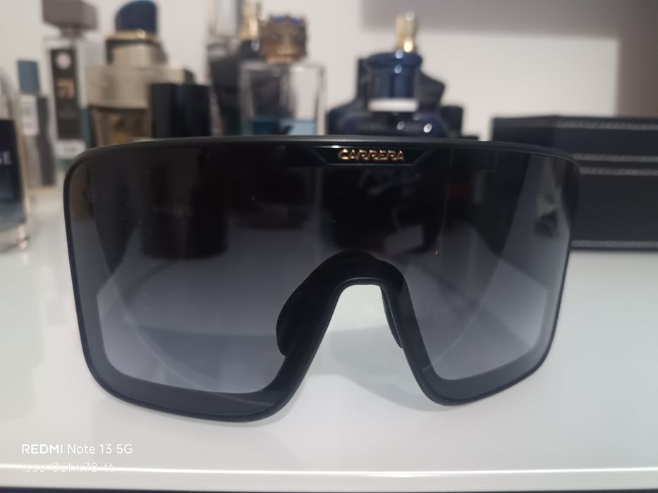 Óculos Carrera novo