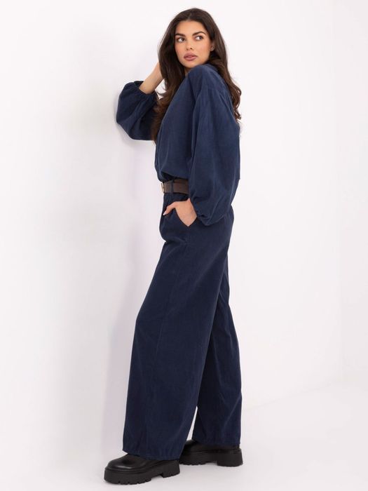 Granatowe sztruksowe spodnie ITALY MODA – szerokie nogawki i pasek