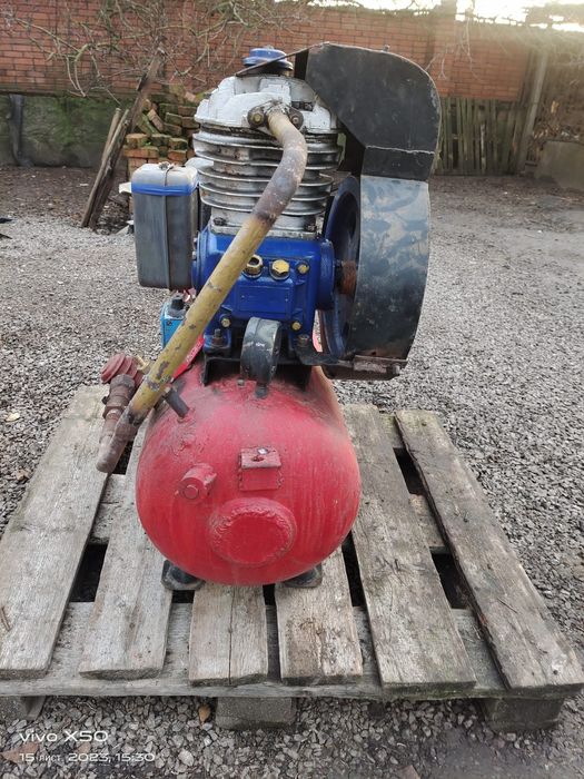 Продам компресор