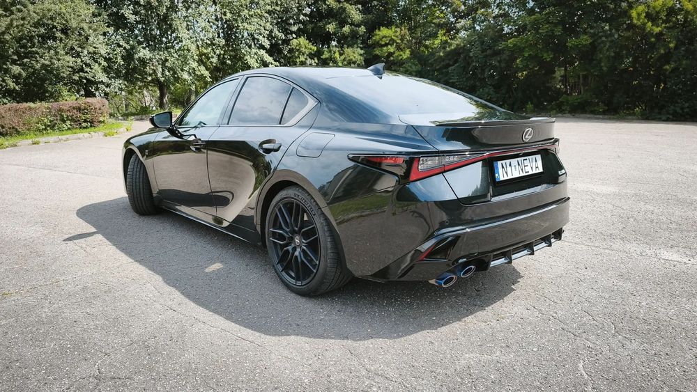 Lexus IS