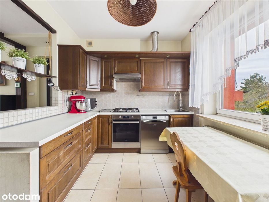 Przestronny dom 160m², 7 pokoi, ogród, garaż – Tychy Czułów