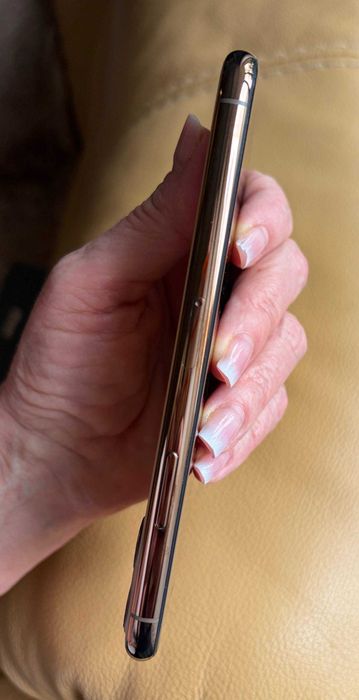 Продам свій iPhone 11 PRO Gold 64 Гб. Стан нового телефону.
