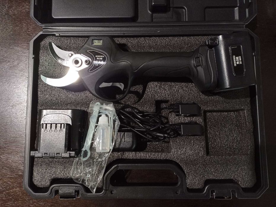 (15%) Tesoura de Poda 21V 4Ah, 2bat, 1050W OMEGA