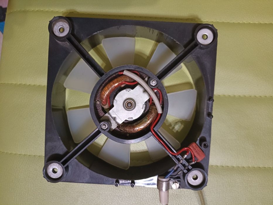 Вентилятор , 220в.