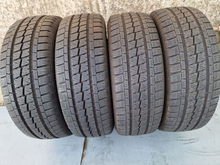 Шини 195 60 R16c Falken зима, як нові