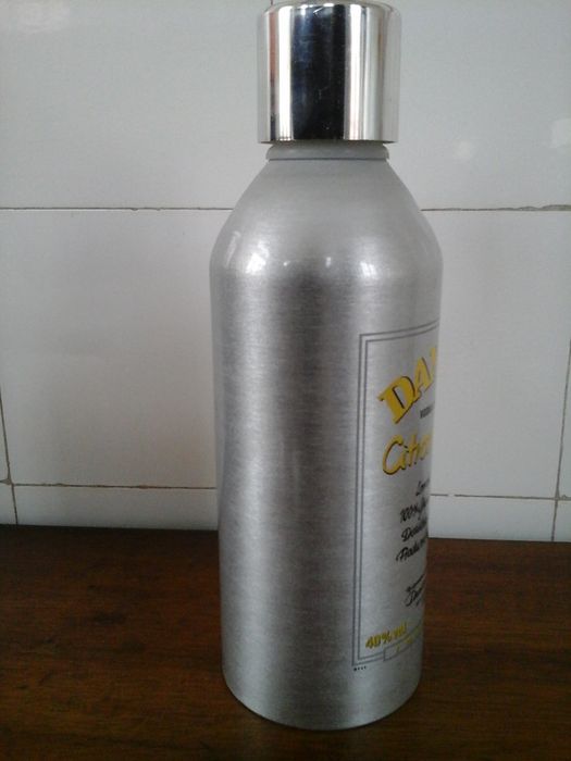 Garrafa de Vodka Citron DANZKA em alumínio, vazia