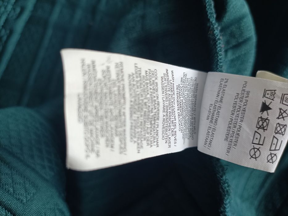 Ciemnozielona, butelkowa bluza Primark. Rozmiar 42/44.