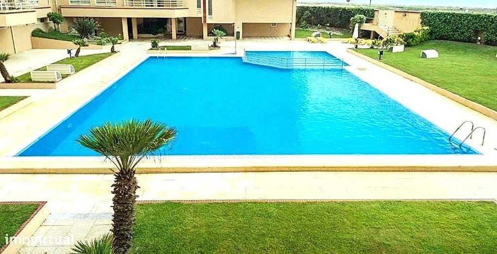 T2 Furadouro  em condomínio fechado com piscina interior e exterior