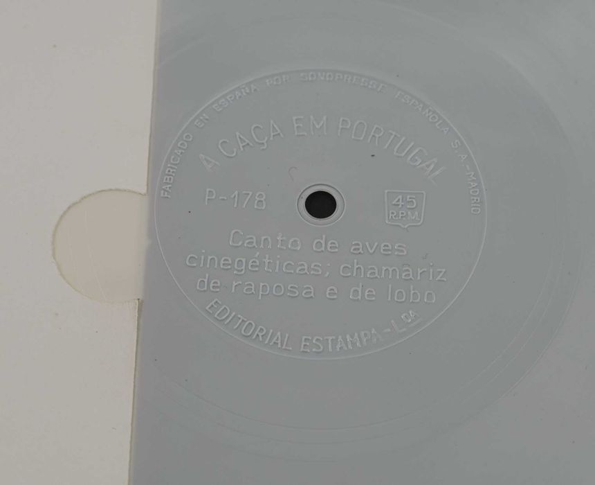 A Caça em Portugal – 1963/65 – Edição Especial Limitada 200 Exemplares. Com Raro Disco original de 45 rpm