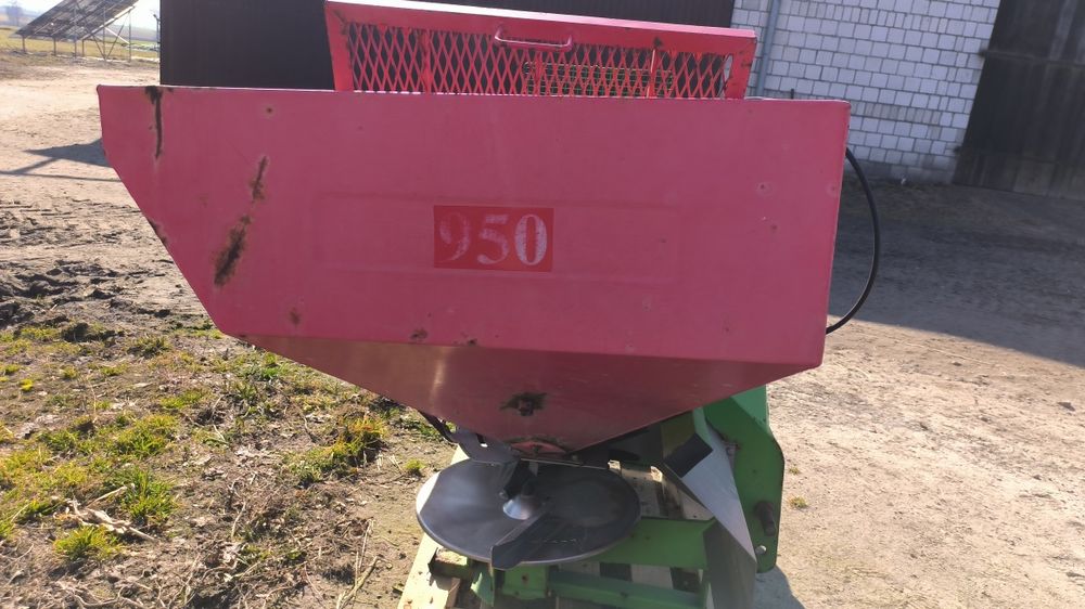 Rozsiewacz nawozów Unia Brzeg MX Premium 950