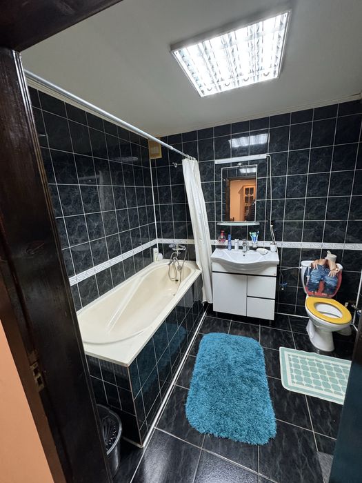 Здам трикімнатну квартиру в Центрі