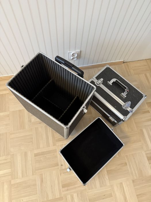 Duży kufer kuferek kosmetyczny na kółkach na kosmetyki XXL czarny