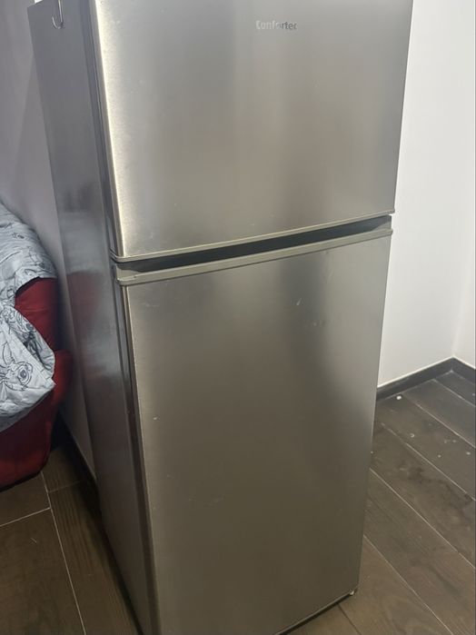Frigorifico com avaria na parte fria, o congelador funciona.