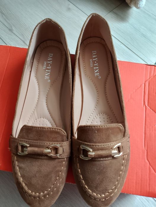 Zamszowe mokasyny damskie