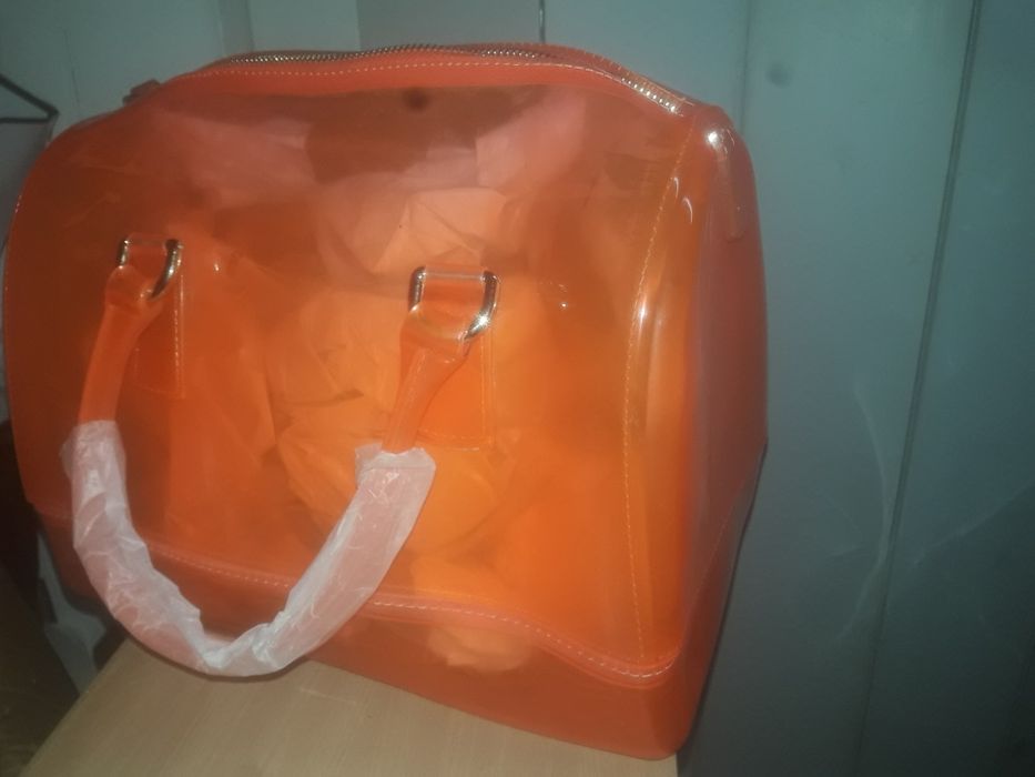 Vende se mala laranja