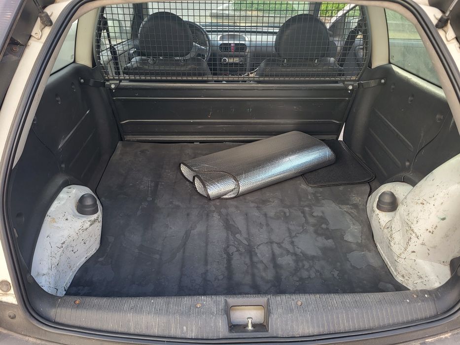 Opel Corsa 1.7 DI comercial
