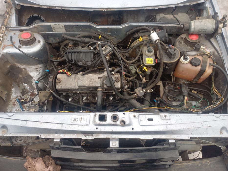 Розборка Ваз 21099 люкс и Ваз 21014 моторы 1,6