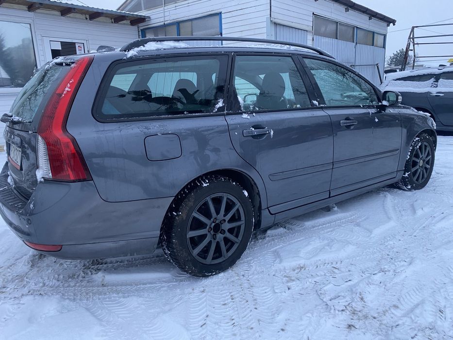 Volvo V 50 2.0 HDI 2 kpl. opon stan b. dobry
