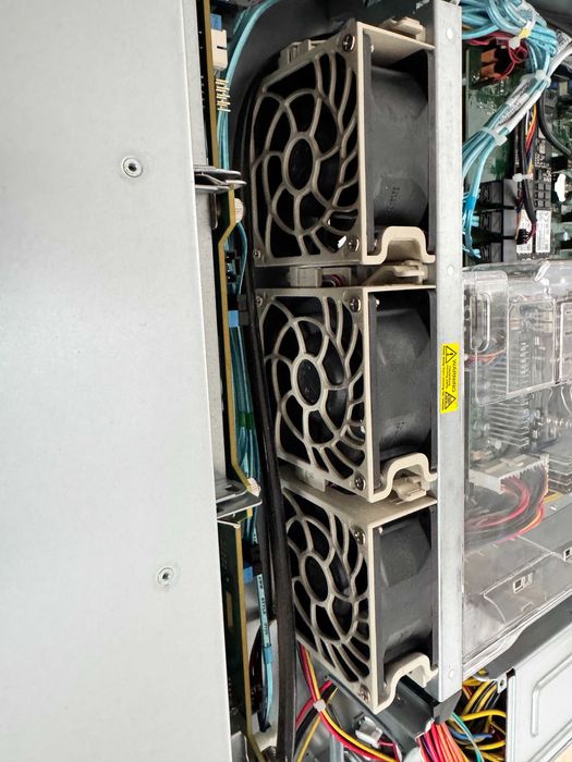 Supermicro server AMD EPYC 7443P