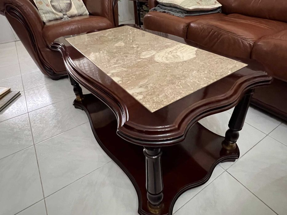 Vendo Mesa de Apoio em Mogno com Pedra Mármore
