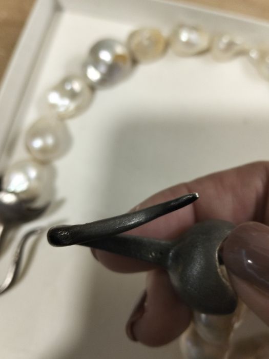 Colar em pérolas e fecho de prata