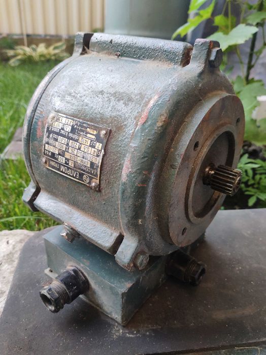 Електродвигун/ Електросерводвигун