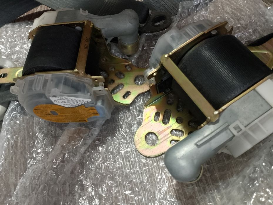 (TOYOTA) Ремень безопасности передний правый и левый