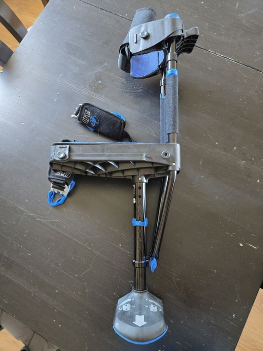 Muleta canadiana ortotese iWalk para andar