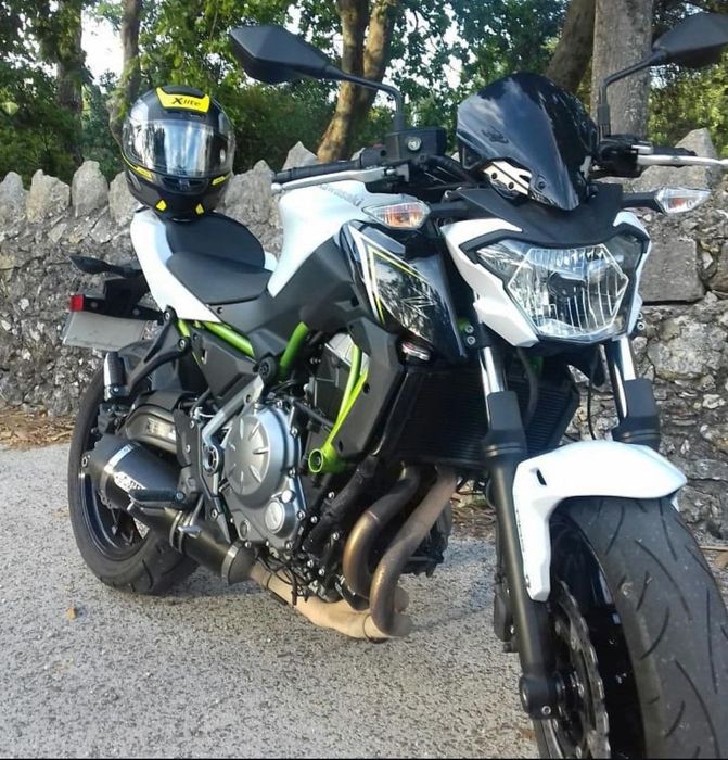 Kawasaki z650 branca e verde