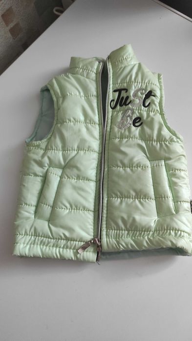 Дитяча жилетка для дівчинки