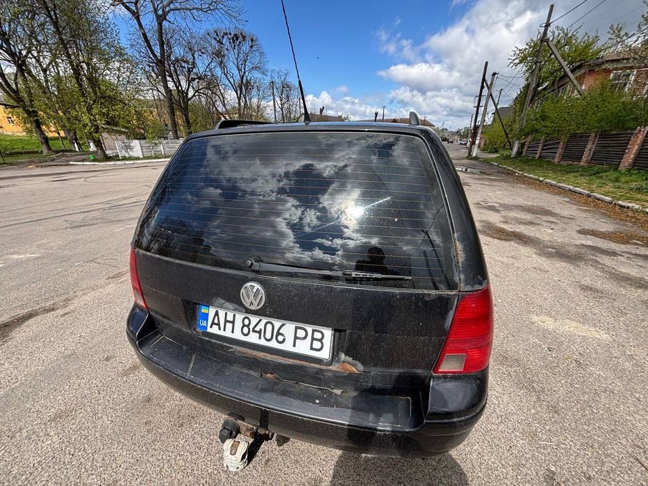 Авто golf 4 дизель 1,9 (військовим, бо ввезено через фонд)