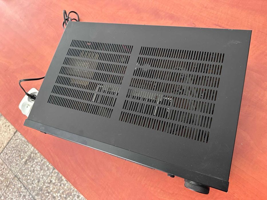 Amplituner Onkyo TX-820