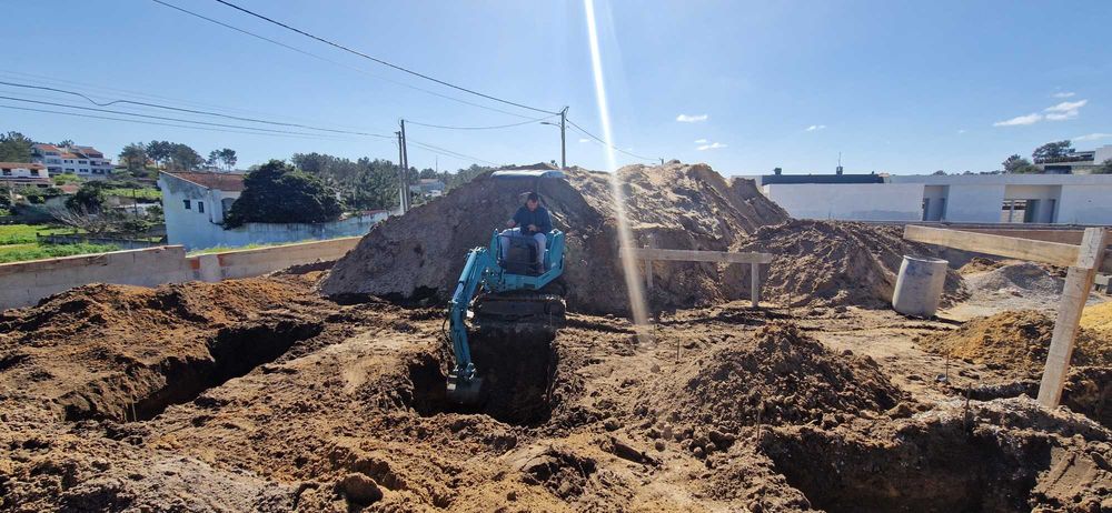 Serviço de aluguer escavadora e transporte mercadorias