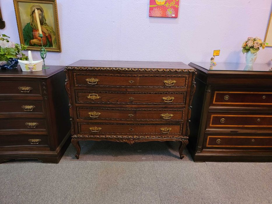 Cómoda antiga em óptimo estado