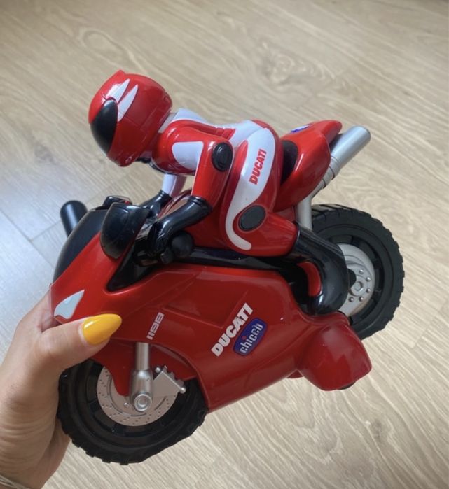 Mota telecomandada Chicco