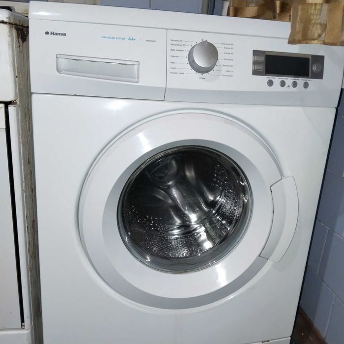 Сдаю 2-х кімнатну на Соцмісті на довготривалий  строк з технікою.