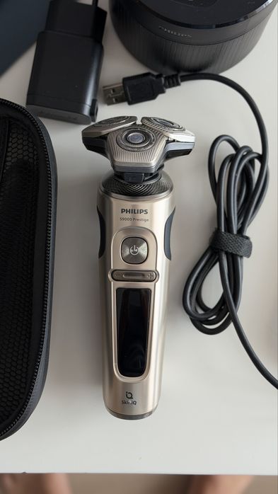Електробритва Philips Shaver S9000 Prestige SkinIQ (повний комплект)