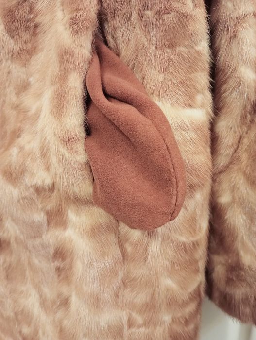 Karmelowe futerko z norek