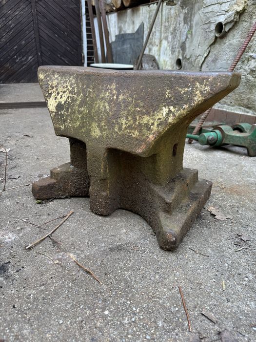 Kowadło kowalskie 150kg