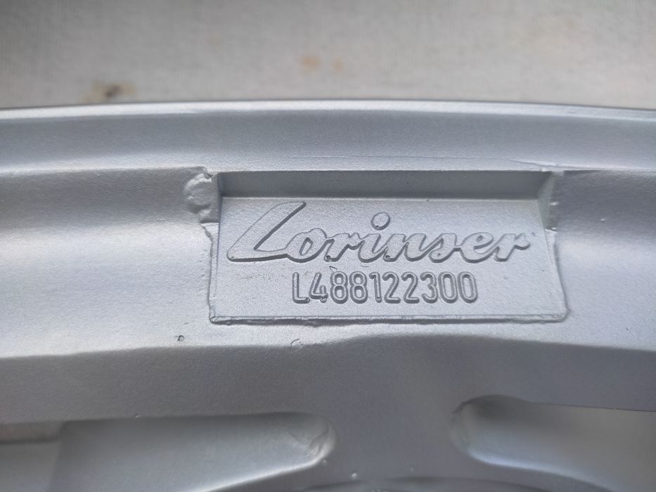 Решетка радиатора автомобиля