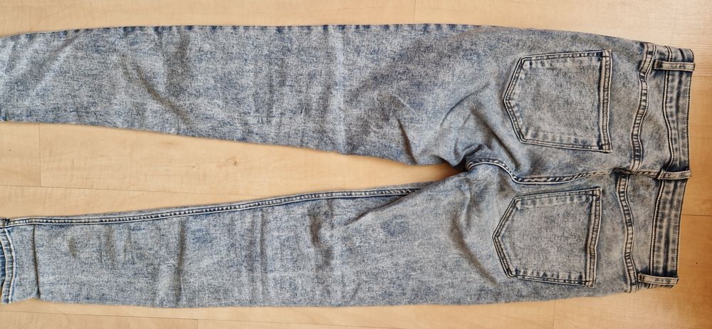 Spodnie jeans H&M  34.36
