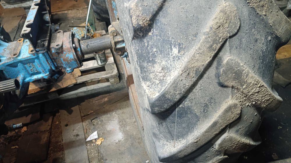 Мтз 80 на запчастини або під відновлення на 95% комплектний