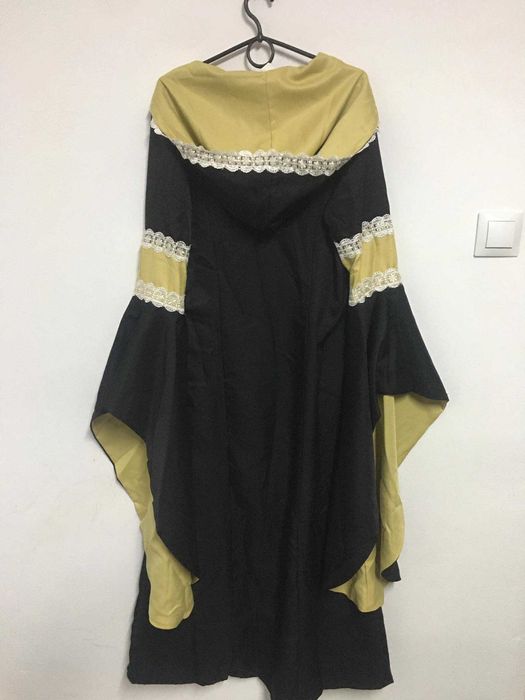 Suknia średniowieczna