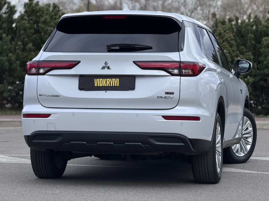 Mitsubishi Outlander EV, 2023 року, 2.4 плагін-гібрид автомат 4wd 34км