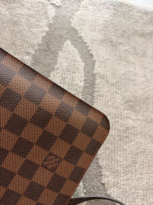 Pochete Neverfull M