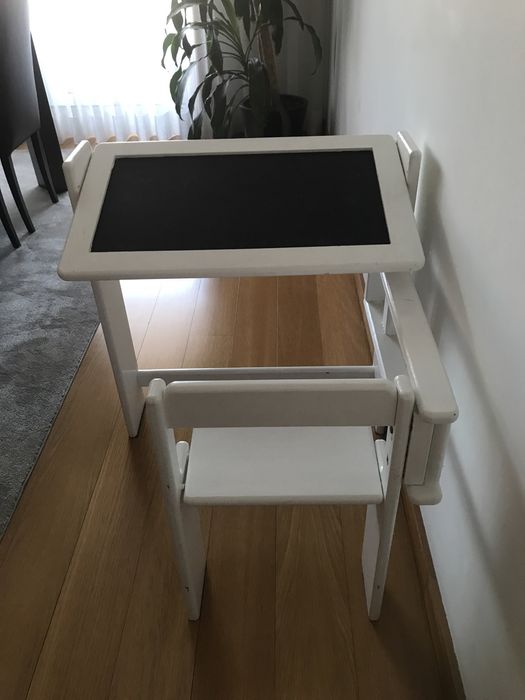 Secretária branca de criança