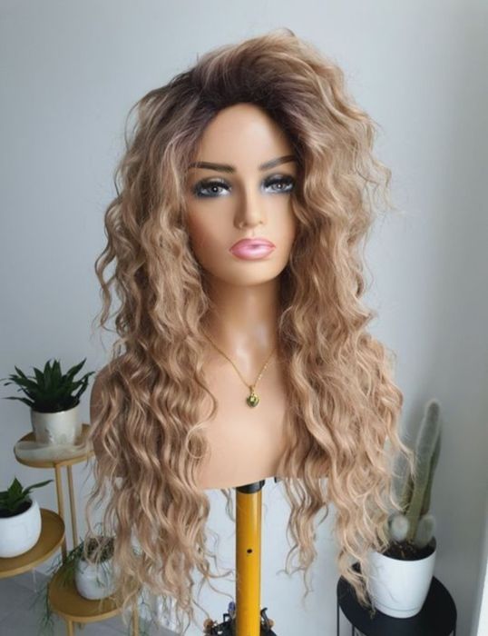 Peruka fale loki blond z odrostem 3DNowa peruka wykonana z wysokiej ja