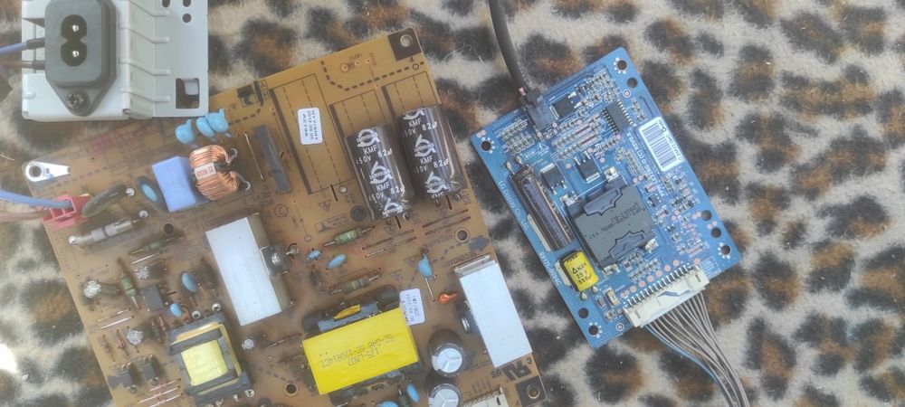 Placa + fonte de alimentação LG 32"